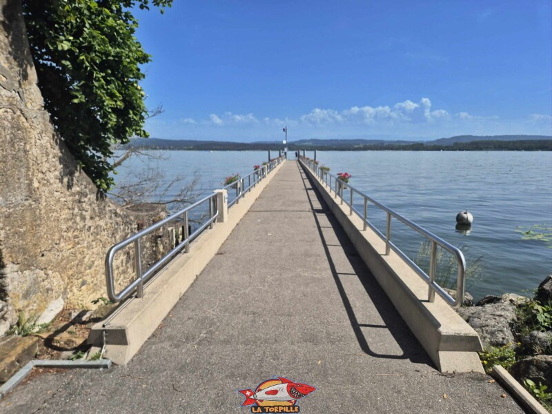 Les photos du ponton du débarcadère en direction du lac.
