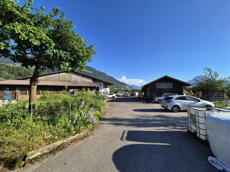 La ferme de la Fin du Chêne à hauteur du parking gratuit pour accéder à la plage. La ferme de la Fin du Chêne à hauteur du parking gratuit pour accéder à la plage.