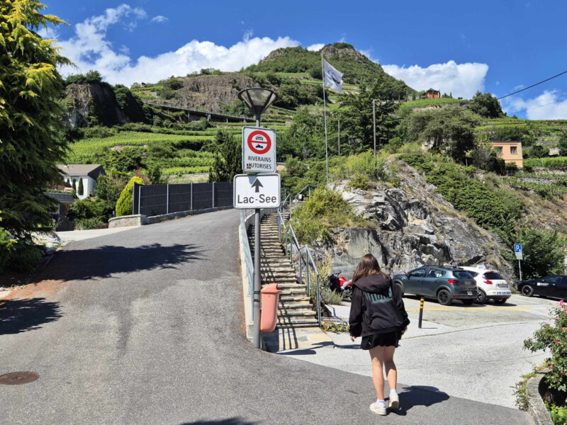 Le début de la courte mais très raide montée. Le début de la courte mais très raide montée.