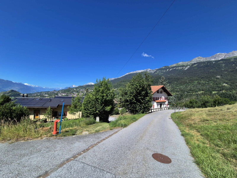 La sortie du village d'Icogne.