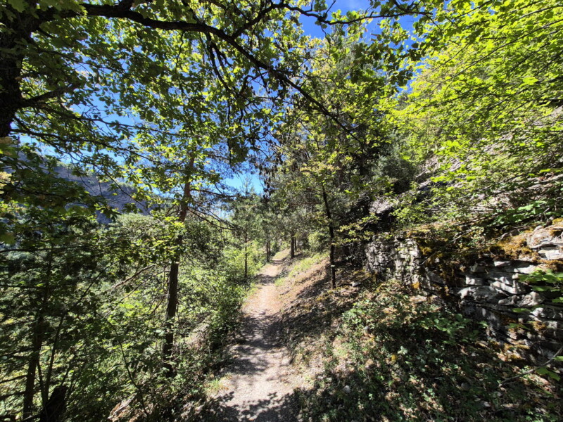 Gorges de la Lienne. Randonnée bisse de Clavau.