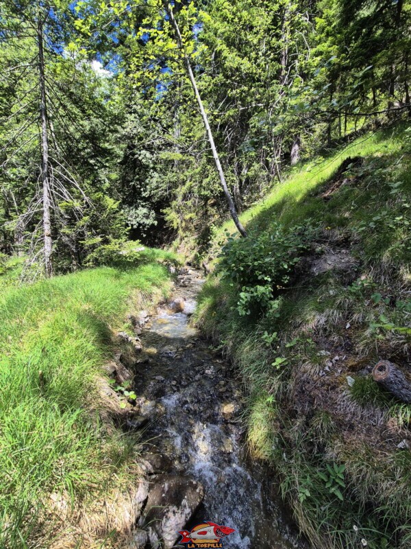 Route de Combasta. Bisse de Grimisuat