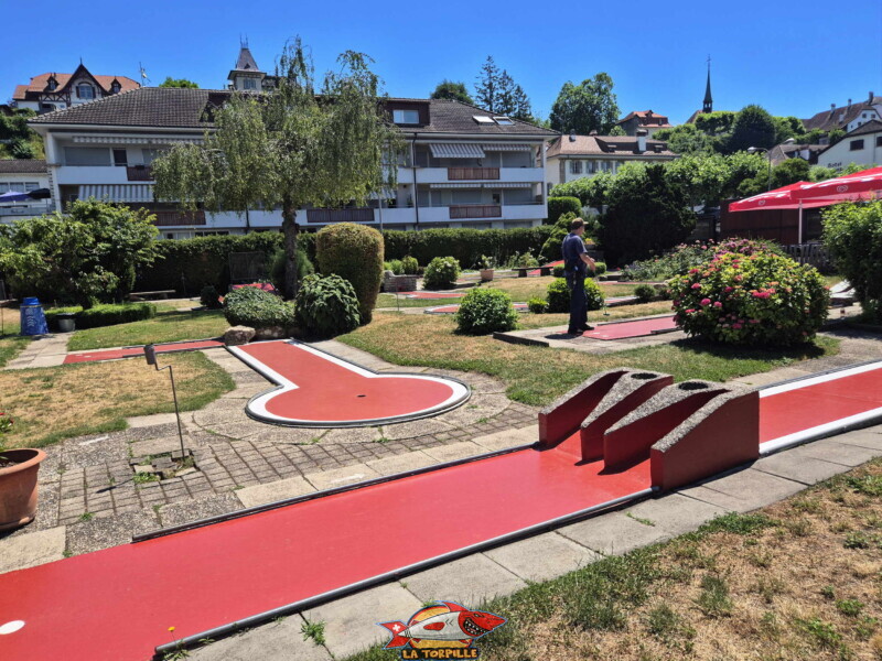 Les parcours du minigolf de Morat.