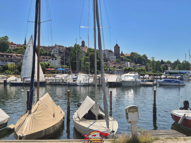 Le grand port de Morat.