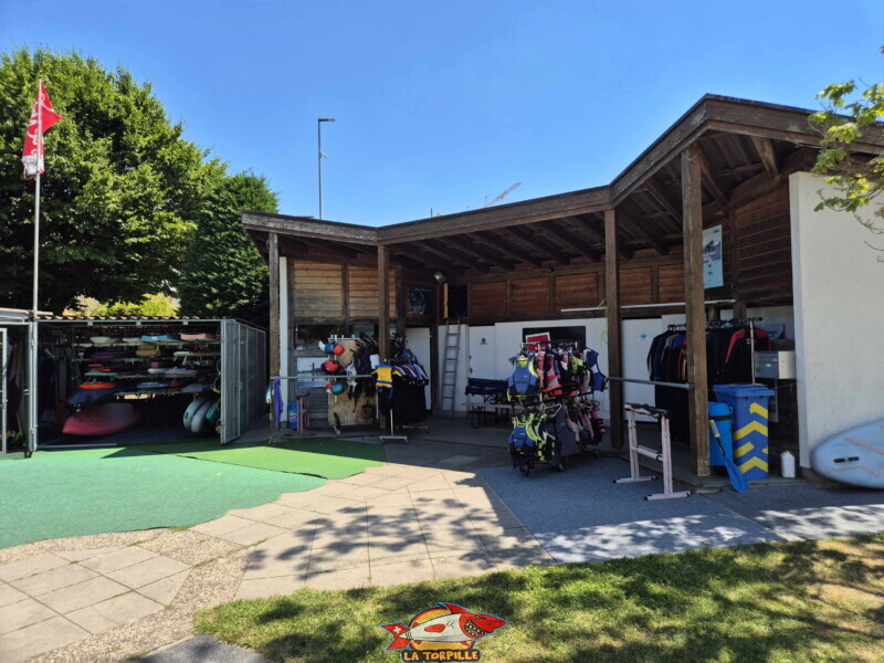 Shop Bisse Noire. Surfcenter, Morat, lac de Morat. Bise Noire – Surfing Watersports - Shop am Murtensee.