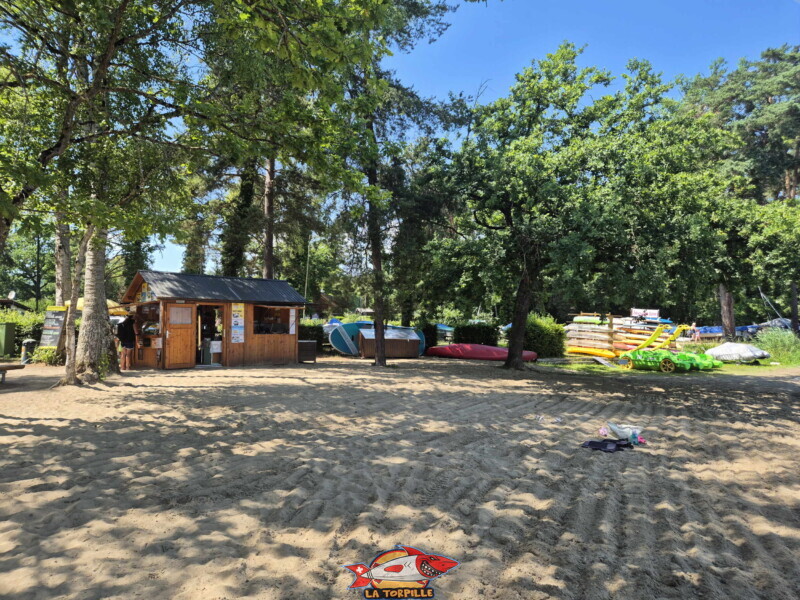 Canoë-Kayak Salavaux. Plage de Salavaux, Vully-les-Lacs, Lac de Morat.