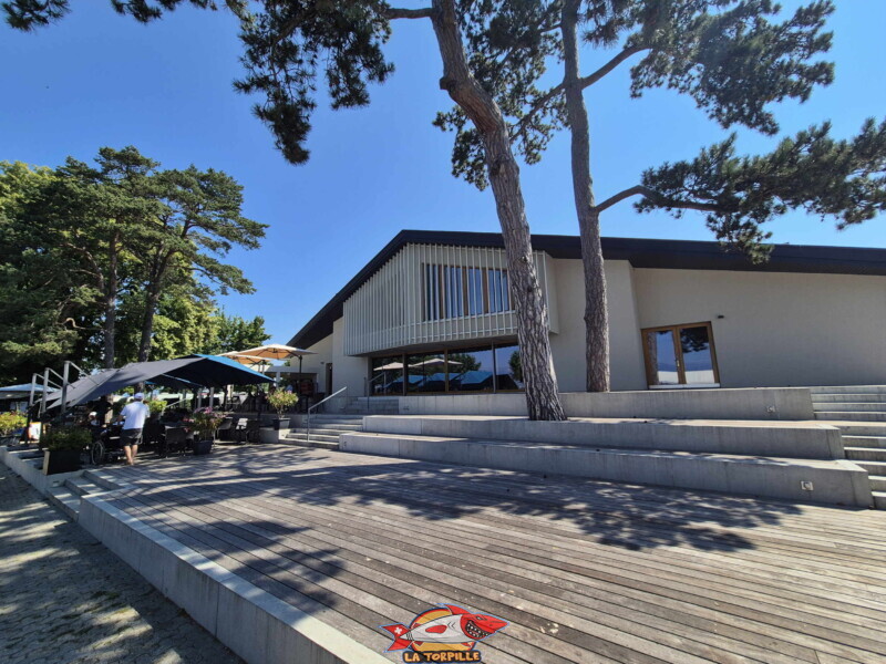Salle communale, buvette. Plage d'Hermance. Canton de Genève.