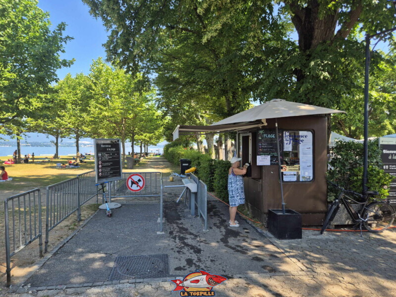 Entrée. Plage d'Hermance. Canton de Genève.