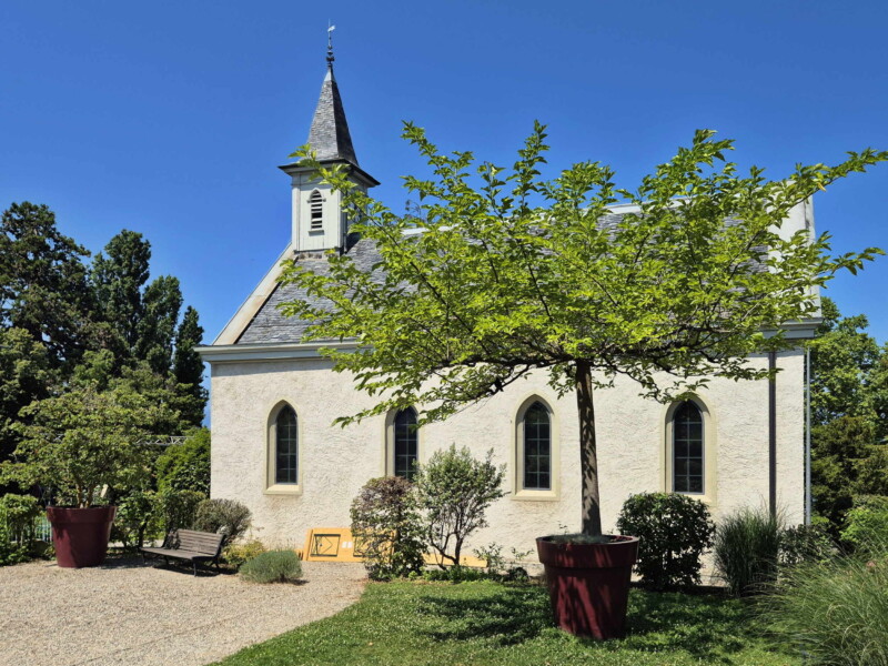 Le temple protestant d'Anières. Le temple protestant d'Anières.