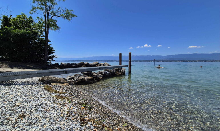 🏖️ Plage des Courbes – Anières