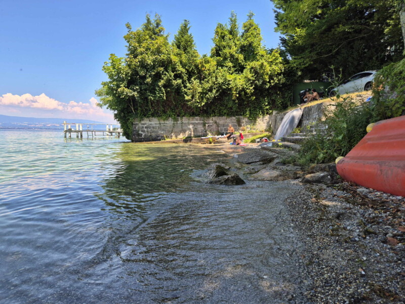 Plage. Plage de la Gravère, Anières, Lac Léman, Canton de Genève.