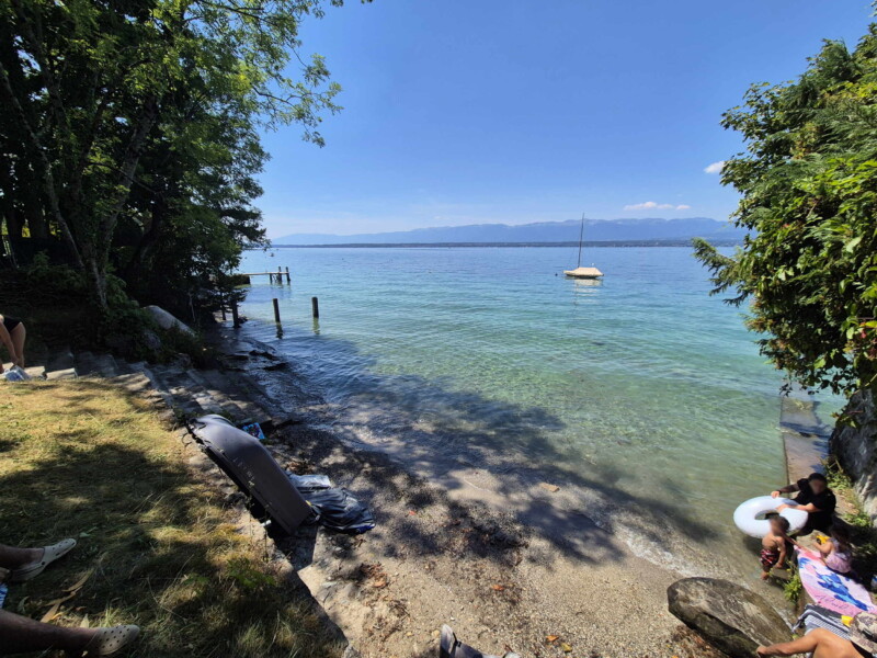 Plage. Plage de la Gravère, Anières, Lac Léman, Canton de Genève.