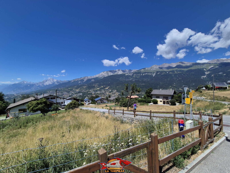 La descente depuis le village de Lens jusqu'au niveau du bisse de Sillonin.