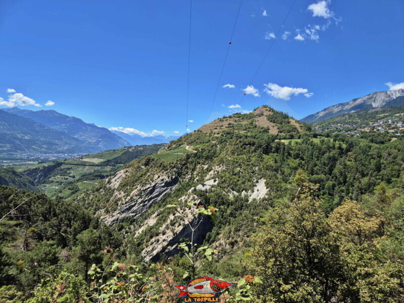 La descente depuis le village de Lens jusqu'au niveau du bisse de Sillonin.