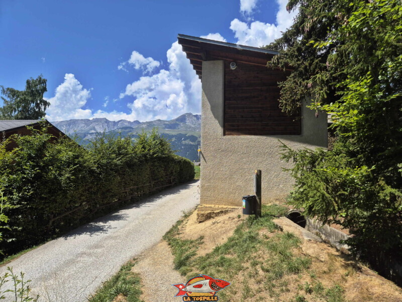 Montée du bisse - chalets