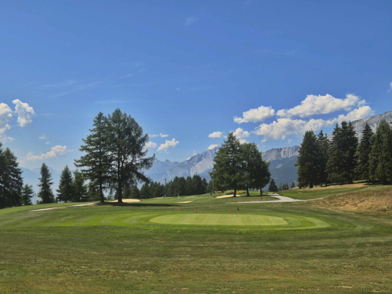 rive ouest. Étang Long, Crans-Montana, Lens, Valais central.