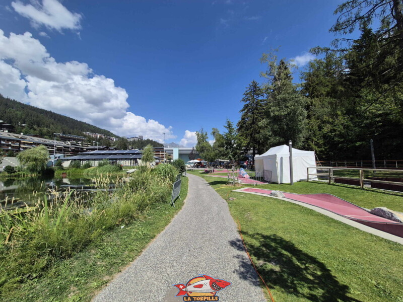 Côté Ouest, étang d'Ycoor. Crans-Montana