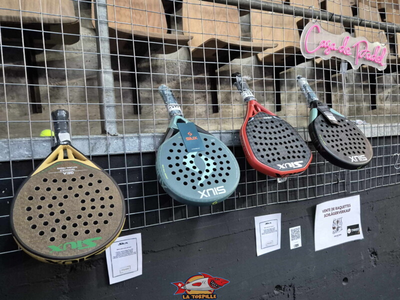 Casa de Padel Murten, Terrains, Des raquettes de padel.