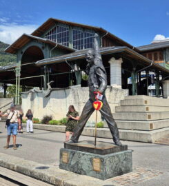 🏖️🗽 Ponton & Statue Freddie Mercury – Montreux