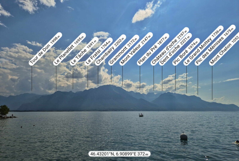 La vue, direction sud-ouest, depuis le ponton de Montreux. Le Grammont. La vue, direction sud-ouest, depuis le ponton de Montreux. Le Grammont.