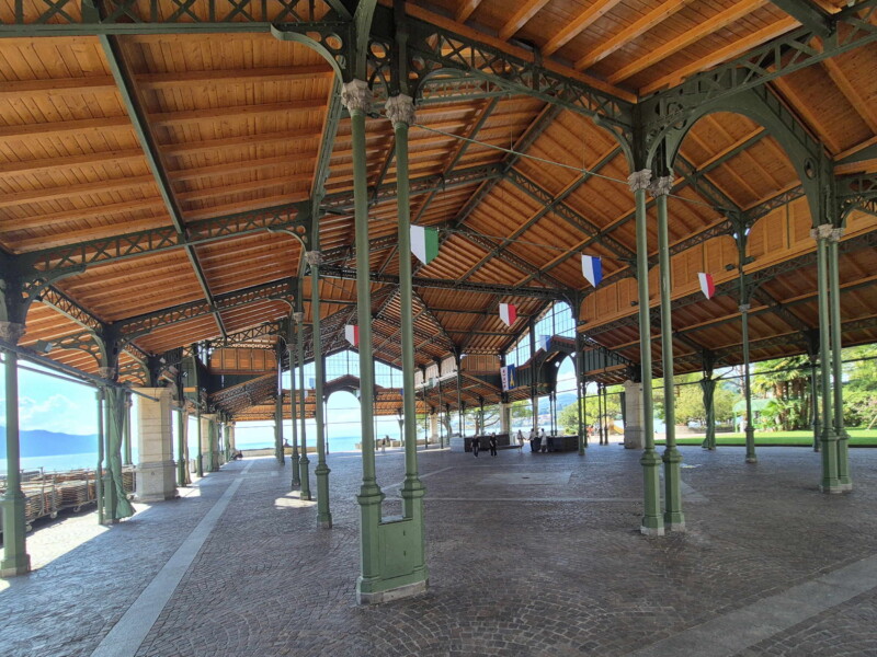 L'intérieur du Marché couvert. Montreux L'intérieur du Marché couvert. Montreux