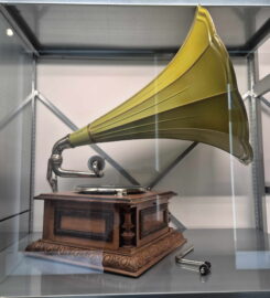 🏠🔧 Musée de la Mécanique d’Art et du Patrimoine – Sainte-Croix