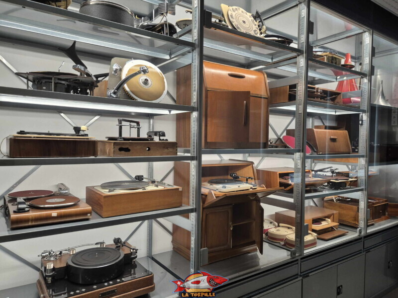 1945 → 1960 : un avenir radieux. MuMAPS - Musée de la Mécanique d'Art et du Patrimoine - Sainte-Croix