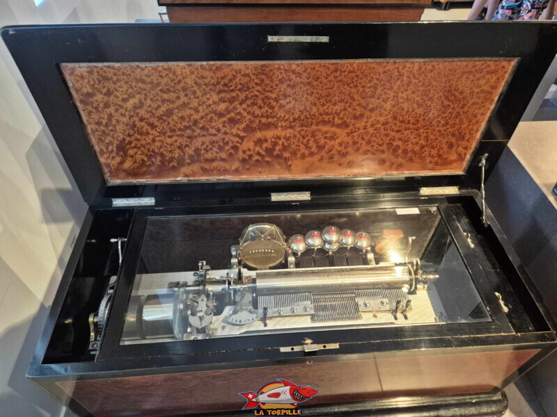 Mécanique d'art, salle industrie. MuMAPS - Musée de la Mécanique d'Art et du Patrimoine - Sainte-Croix