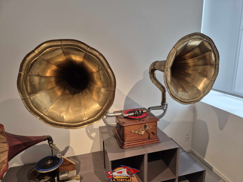 Mécanique d'art, salle mouvement. MuMAPS - Musée de la Mécanique d'Art et du Patrimoine - Sainte-Croix