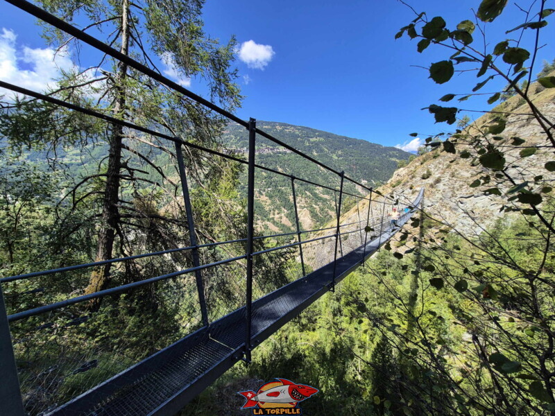 La passerelle de la Grande Combe près d'Ossana.