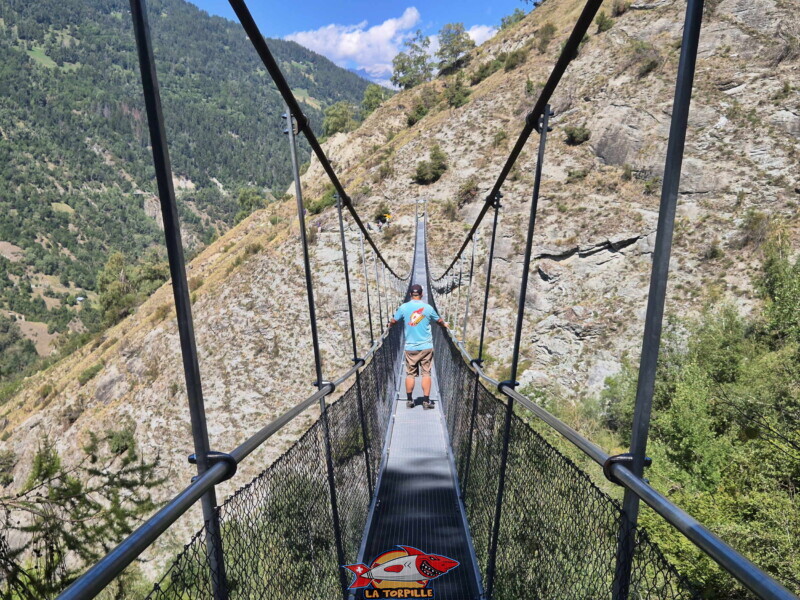 photo depuis l'extrémité sud de la passerelle de la Grande Combe.