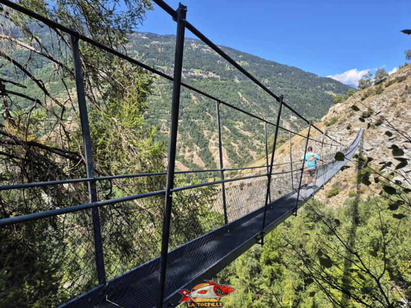 Passerelle de la Grande Combe. Tour des Passerelles, Val d'Hérens.