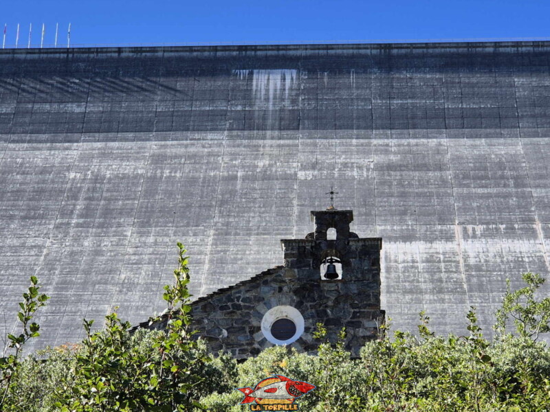 Chapelle St-Jean. Barrage de la Grande Dixence, Hérémence, canton du Valais.