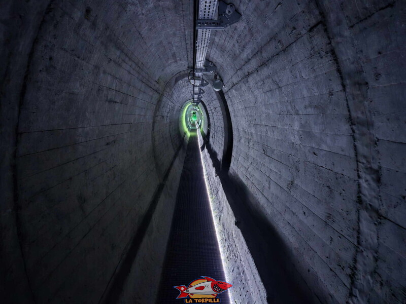 Exploration des galeries. Barrage de la Grande Dixence, Hérémence, canton du Valais.