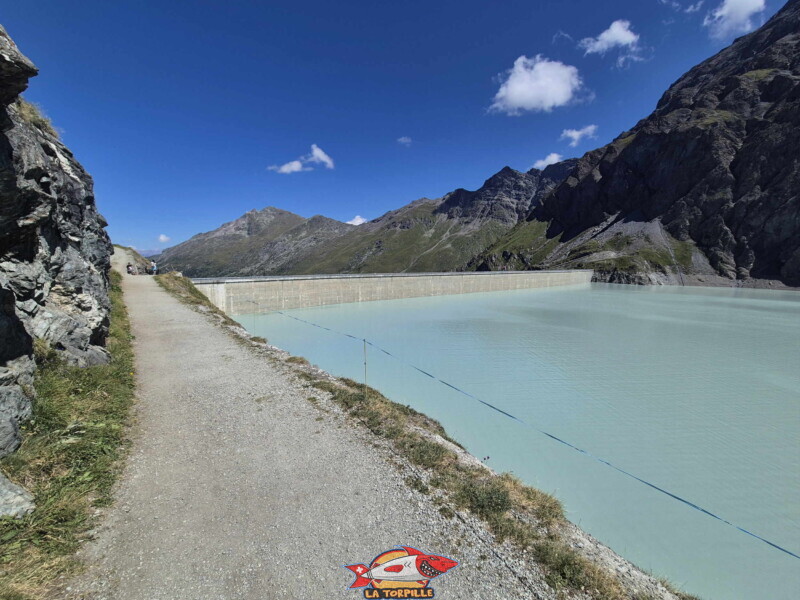 Sentier du lac des Dix. Barrage de la Grande Dixence, Hérémence, canton du Valais.