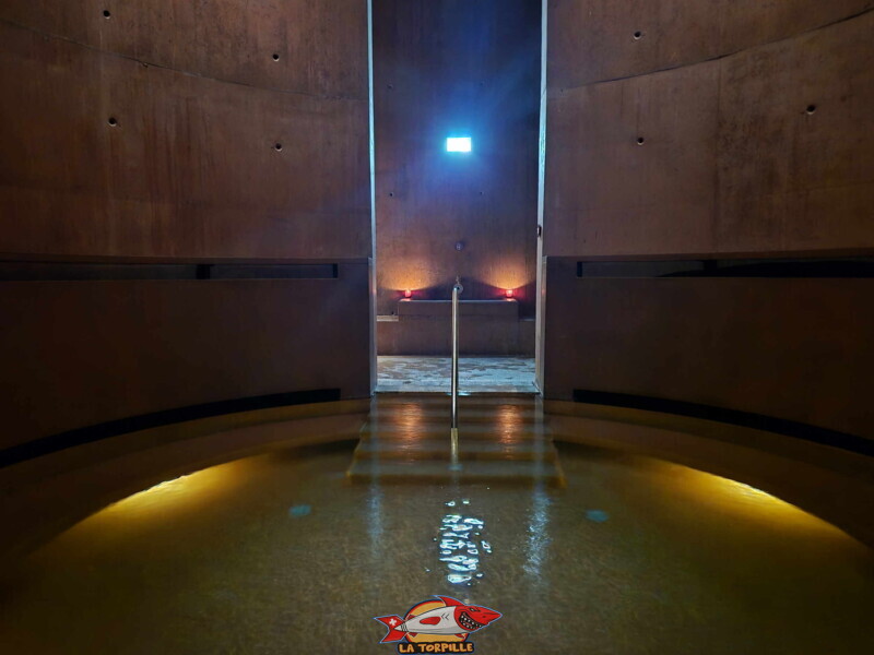 bassins cylindriques. Les Bains Publics, Quartier LôDzè, bains thermaux, Martigny, Valais.