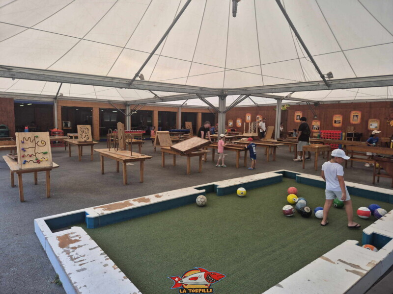 Le baby-billard.