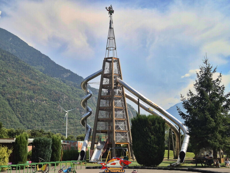 La grande tour des toboggans.
