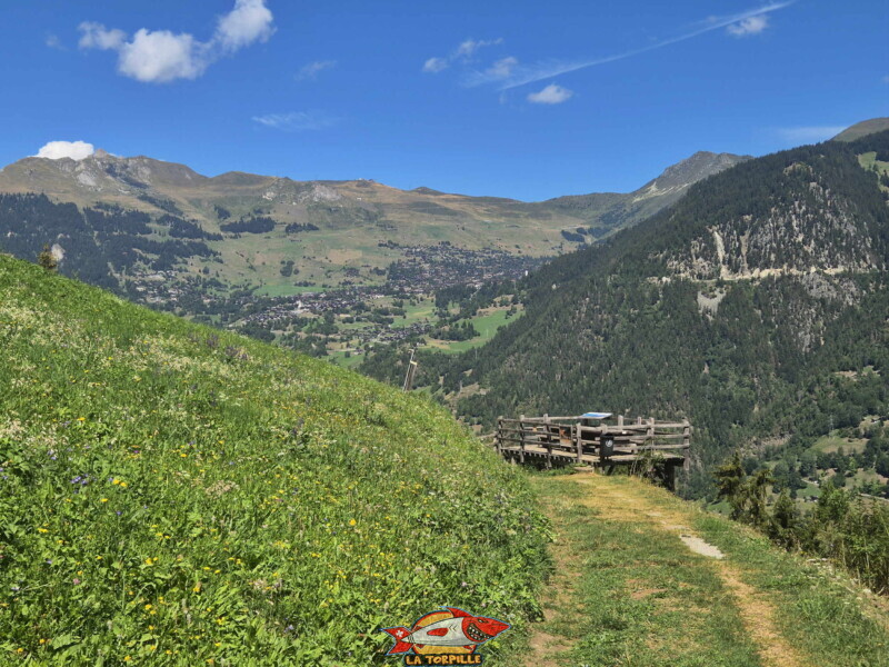 Le retour se fait par le même chemin qu'à l'aller. Bisse des Ravines - Bruson.