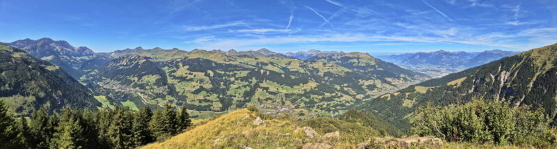 Val d'Illiez, Vue d'ensemble. Le val d'Illiez depuis le Signal de Soi. Signal de Soi, Val-d'Illiez, Bas-Valais.