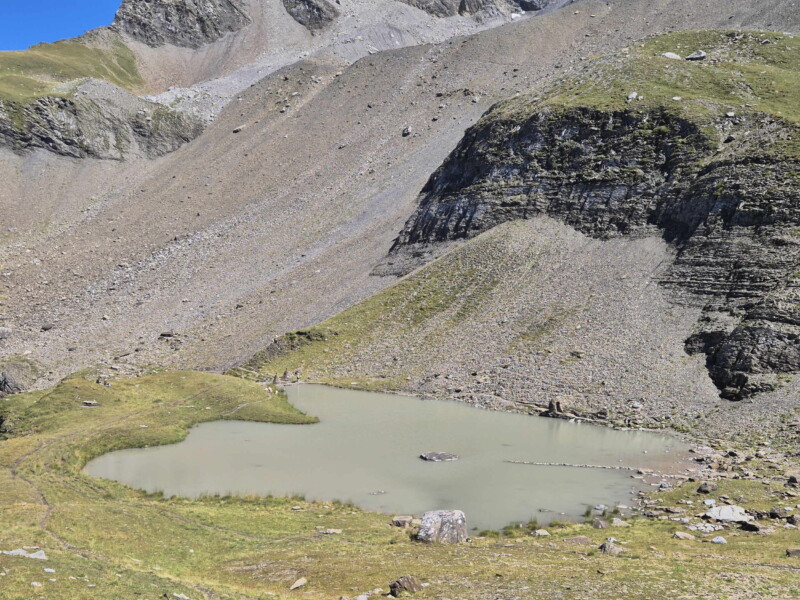 Côté Ouest. Lac de Soi, Val-d'Illiez, Bas-Valais.