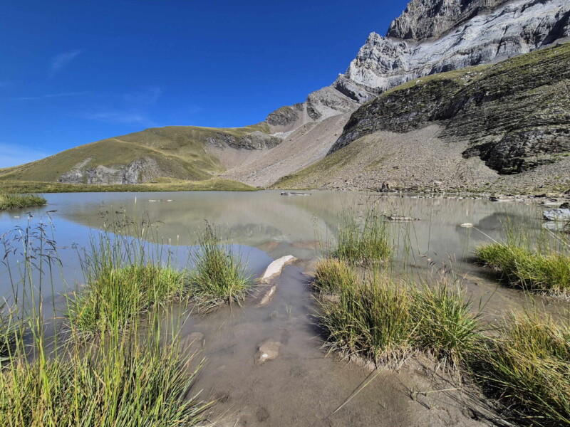 Côté Ouest. Lac de Soi, Val-d'Illiez, Bas-Valais.