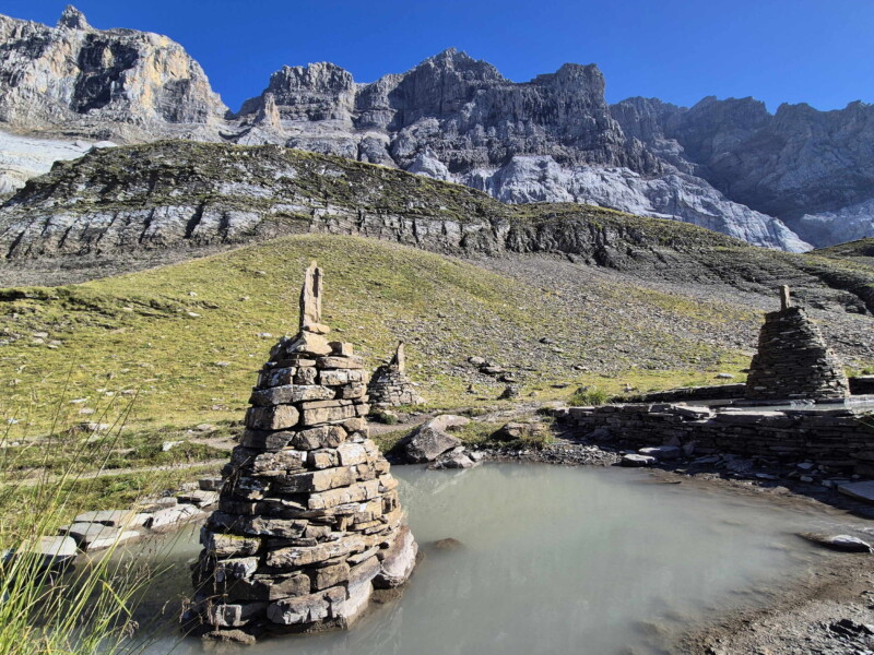Côté Est. Lac de Soi, Val-d'Illiez, Bas-Valais.