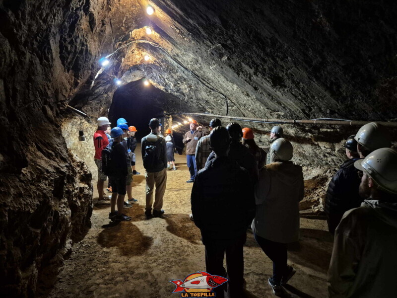 Visite des mines. Mines d'Asphalte de la Presta - Val-de-Travers, canton de Neuchâtel.