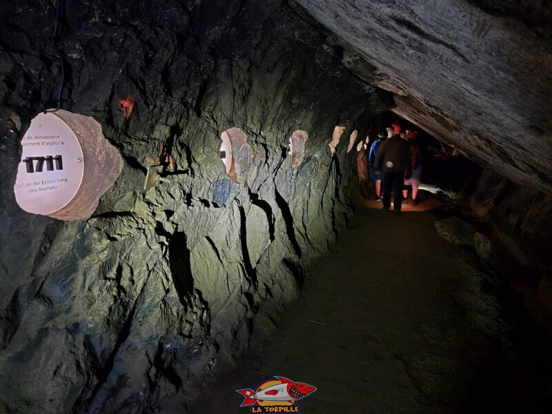 Visite des mines. Mines d'Asphalte de la Presta - Val-de-Travers, canton de Neuchâtel.