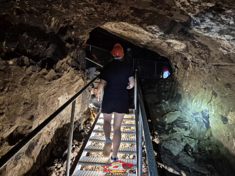 Visite des mines. Mines d'Asphalte de la Presta - Val-de-Travers, canton de Neuchâtel.