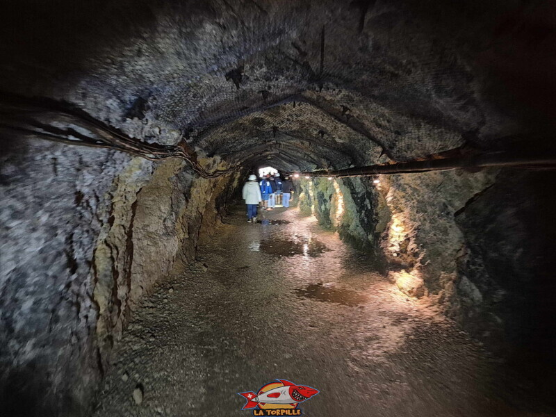 Visite des mines. Mines d'Asphalte de la Presta - Val-de-Travers, canton de Neuchâtel.
