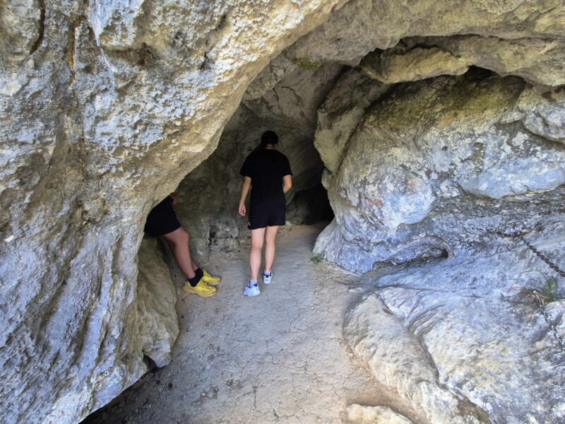 Une galerie de la Grotte aux Fées.