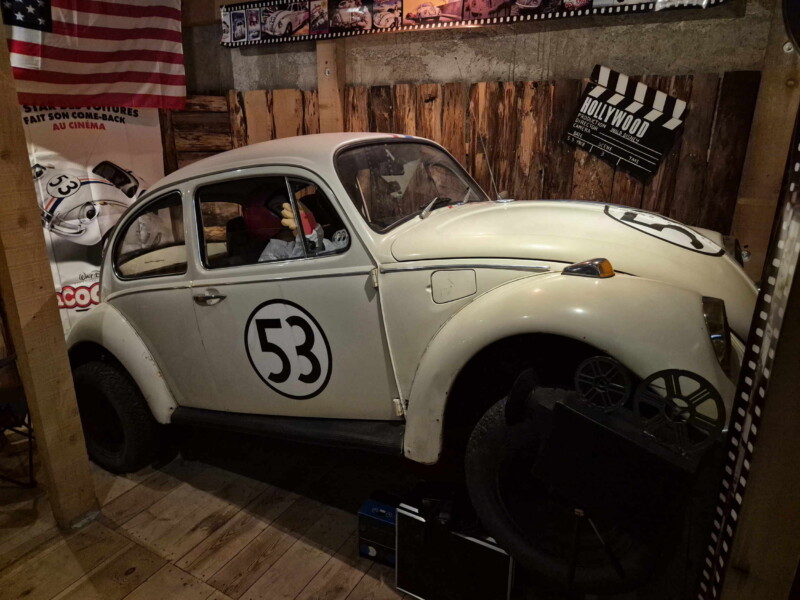 La Coccinelle de course la plus célèbre du monde, star des films de Walt Disney (Un amour de Coccinelle, La Coccinelle à Monte-Carlo). La Coccinelle de course la plus célèbre du monde, star des films de Walt Disney (Un amour de Coccinelle, La Coccinelle à Monte-Carlo). musée Oldtimer Volkswagen, Volkswrecks Museum, St-Sulpice, Val-de-Travers.