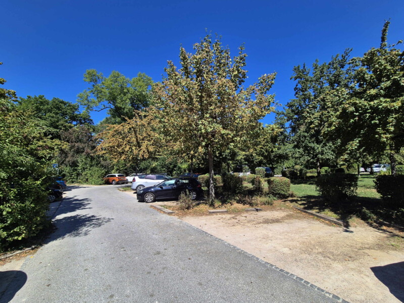 Le parking le plus proche.Plage de la Savonnière, Collonges-Bellerive, Genève